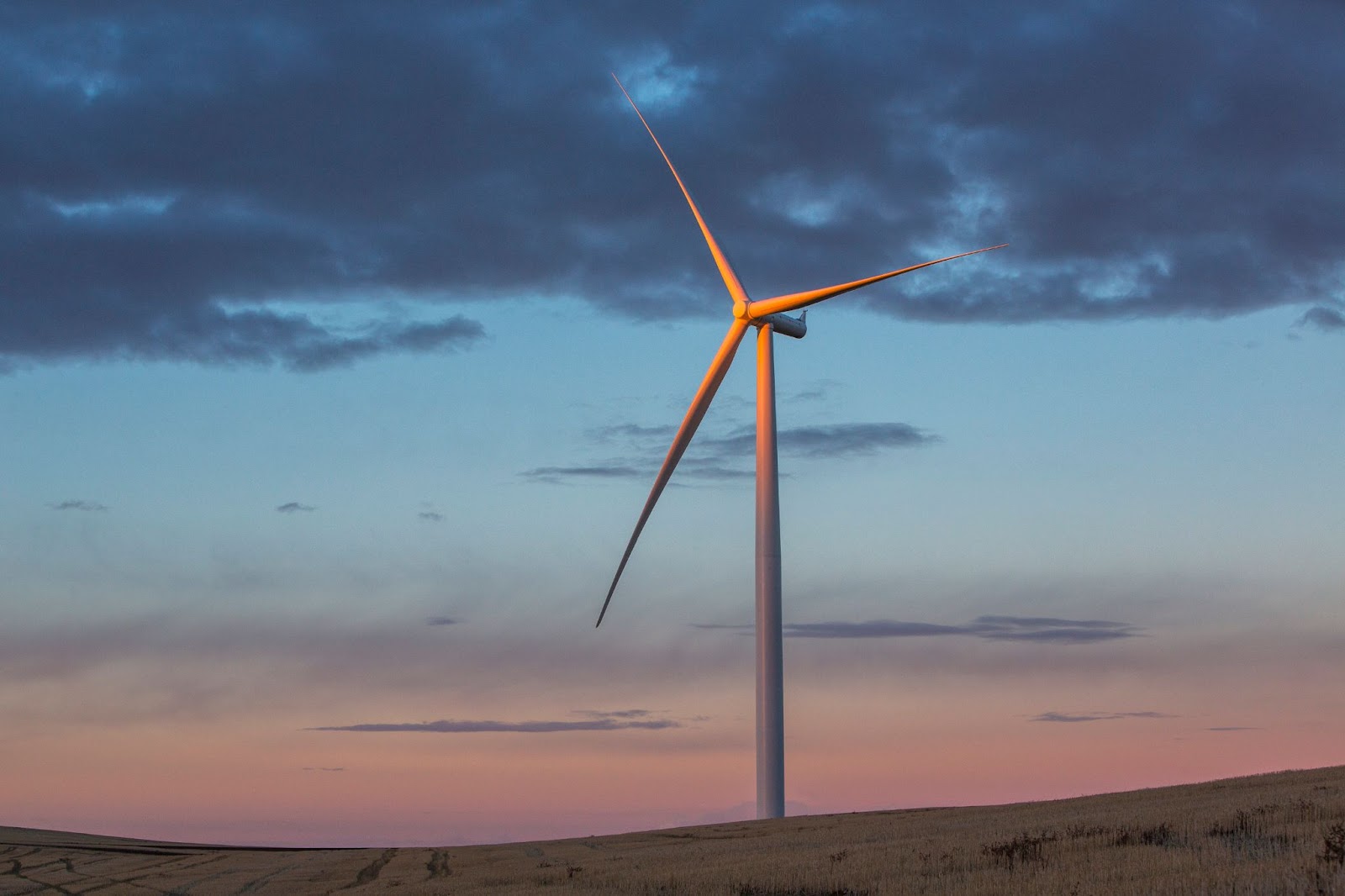 Onshore wind energy. photo: Dreamstime Onshore wind energy. photo: Dreamstime